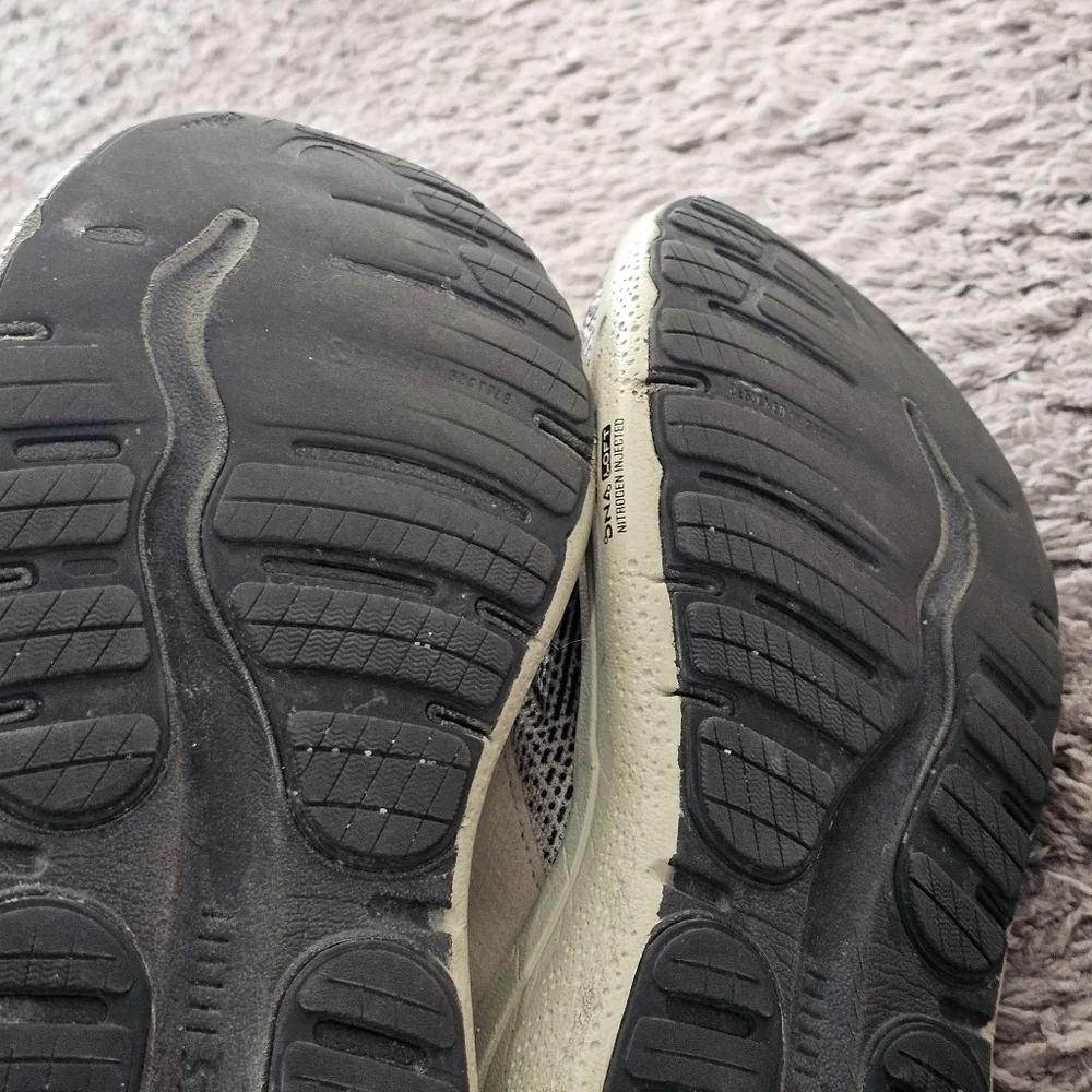 Brooks Ghost Max 2 Running Shoes Size 7.5